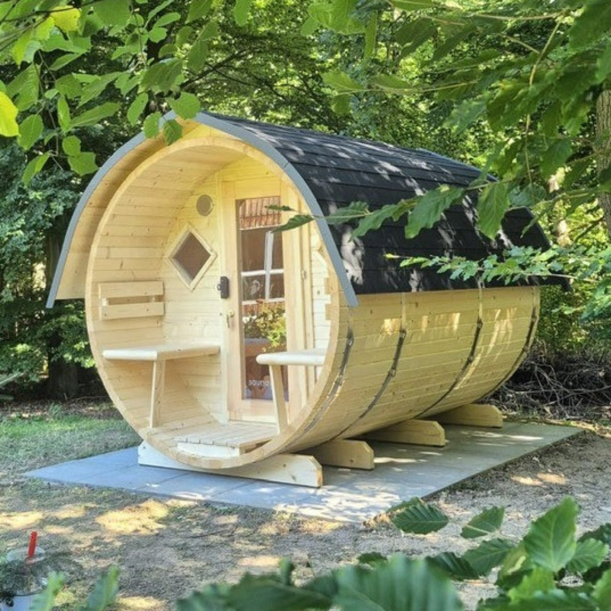 Fass-Sauna Rautenfenster