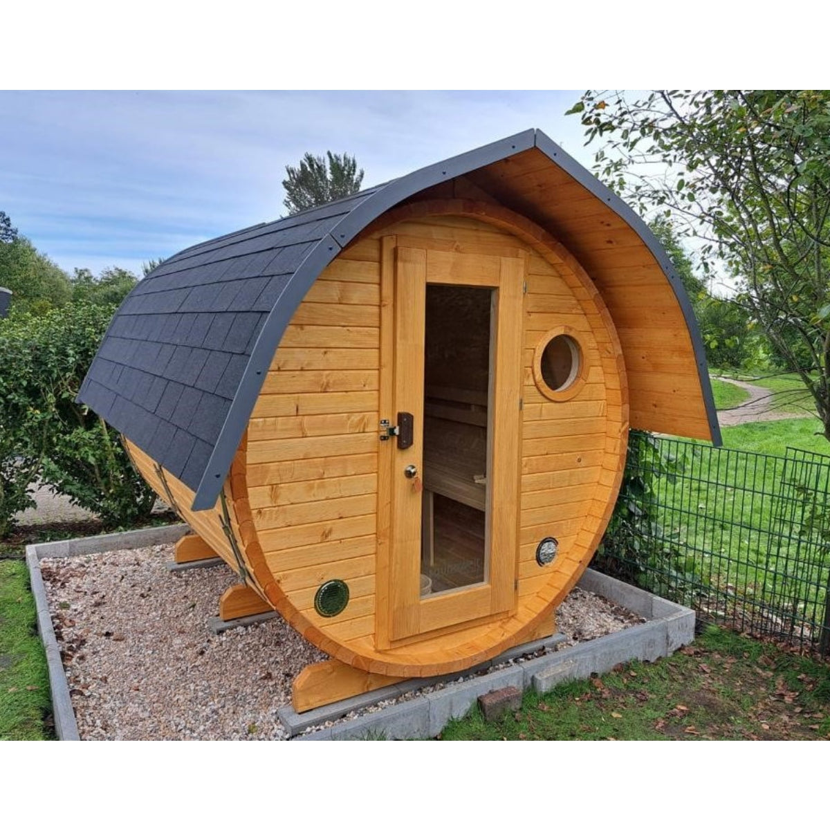 Fass-Sauna mit geschlossenem Vorraum - Bausatz - 3500 mm Länge, holzbefeuert
