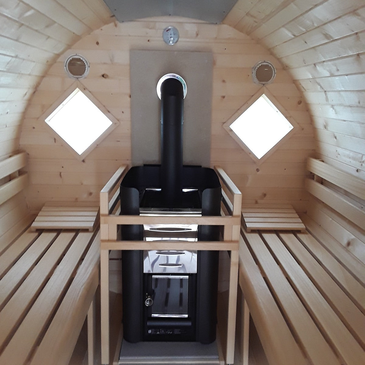 Fass-Sauna Rautenfenster