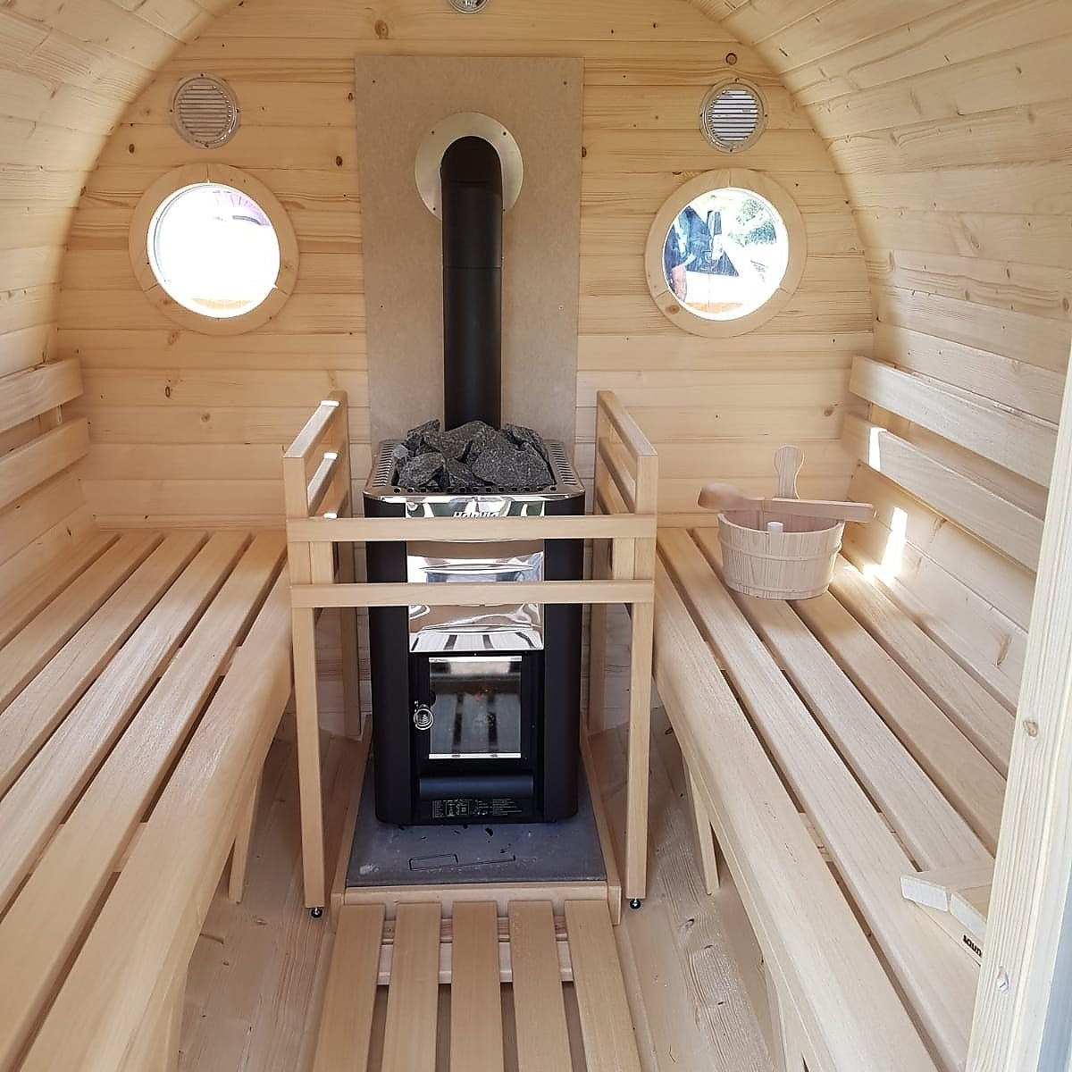 Fass-Sauna Rundfenster